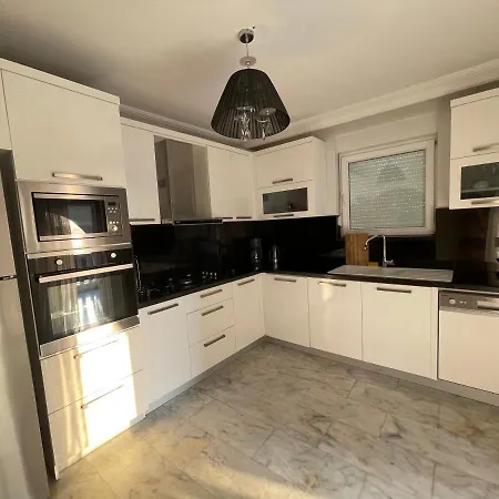 Apartment Exclusive With Own Pool, 3 Min To Beach