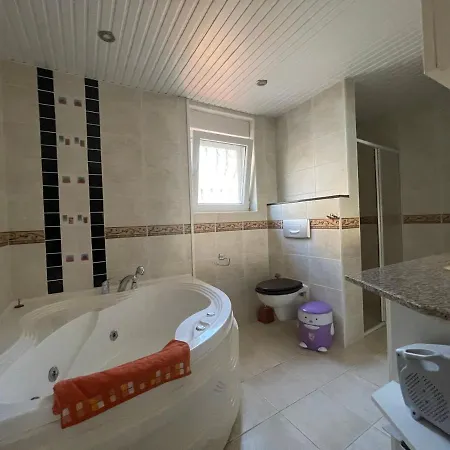 Exclusive With Own Pool, 3 Min To Beach *